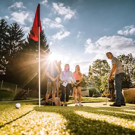 Отель Sonnenberg Garni 4*