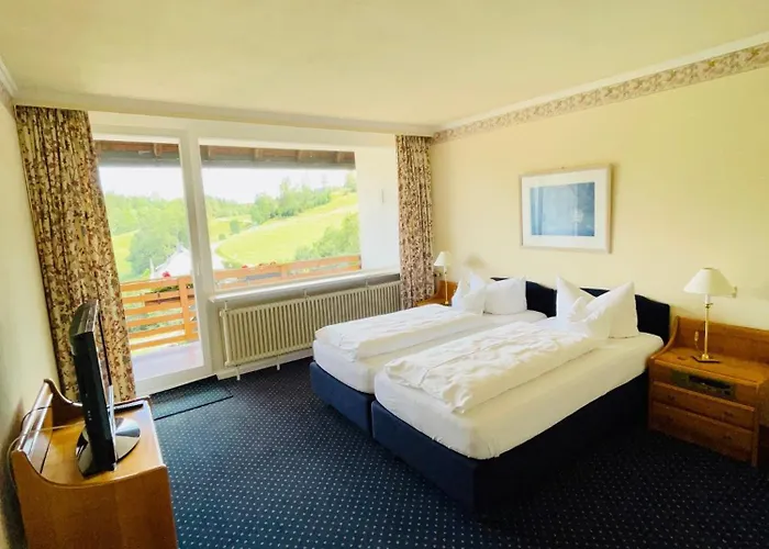 Sonnenberg Garni מלון 4*