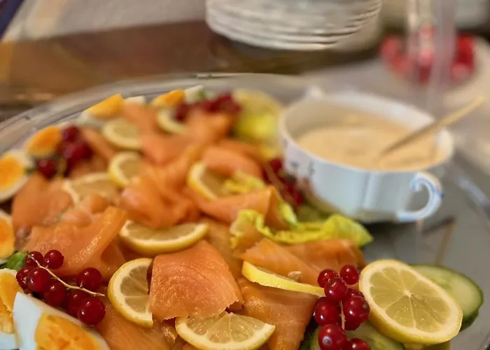 מלון Sonnenberg Garni 4*